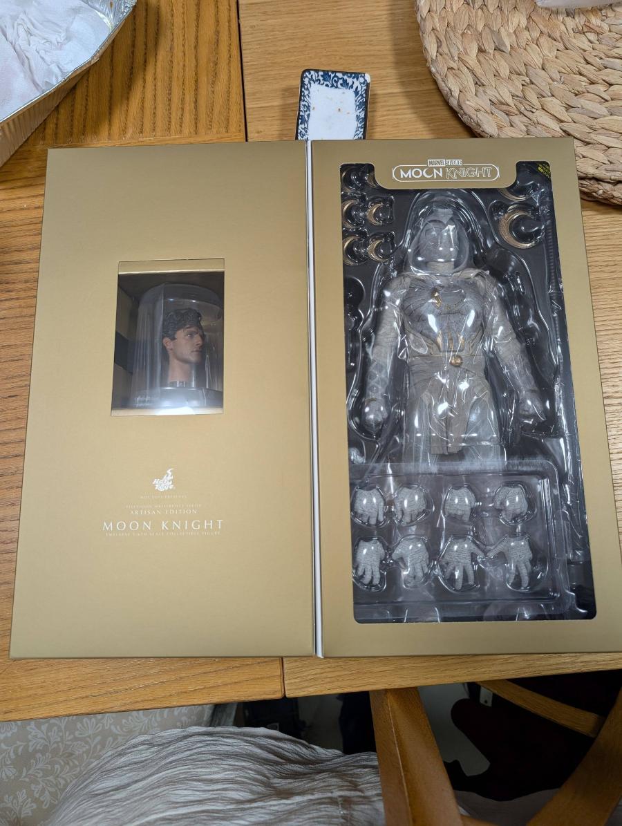 MARVEL STUDIOS MOON KNIGHT ARTISAN EDITION MOON KNIGHT