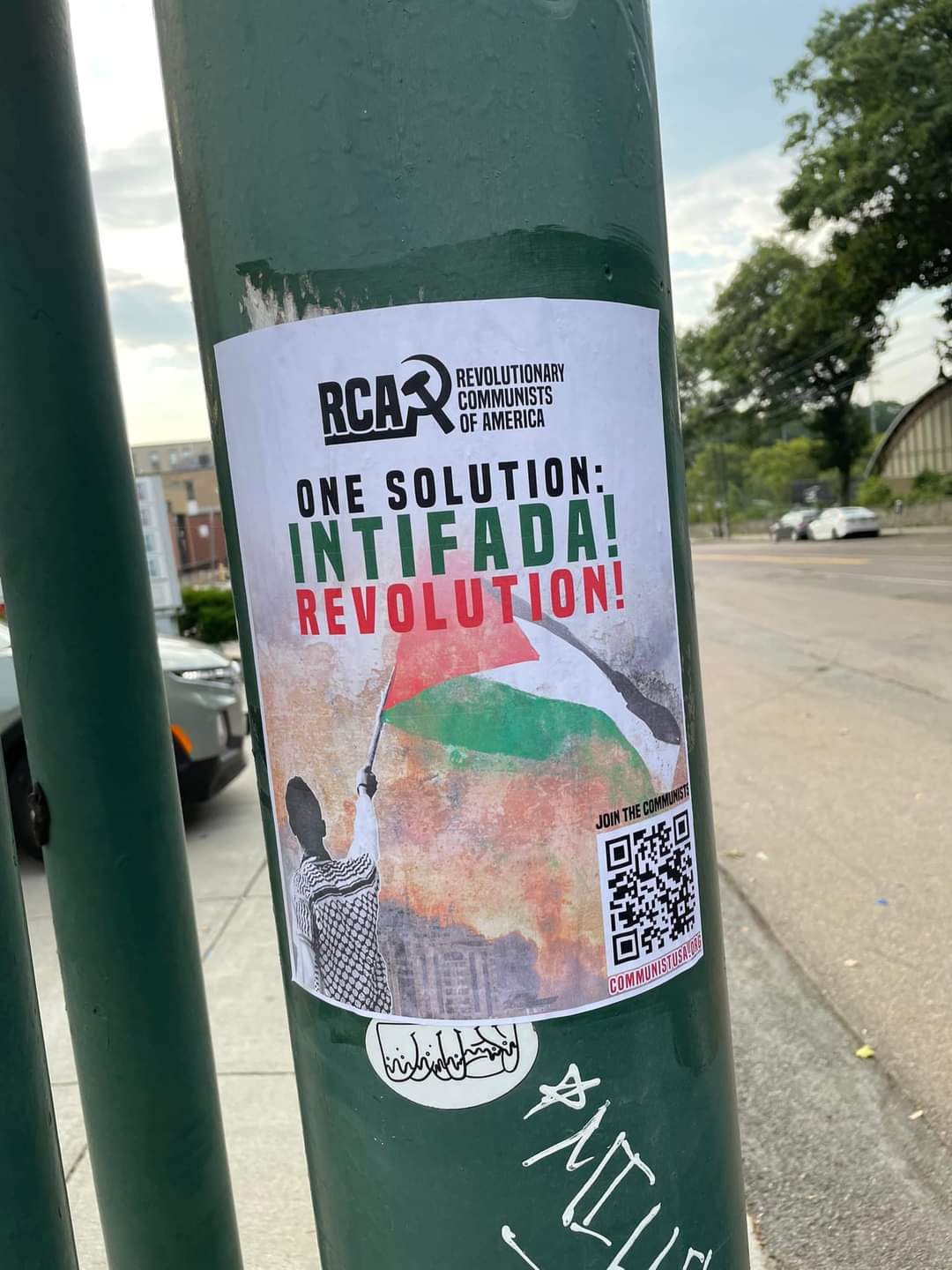 REVOLUTIONARY COMMUNISTS ONE SOLUTION: INTIFADA! REVOLUTION JOIN THE COM iraer